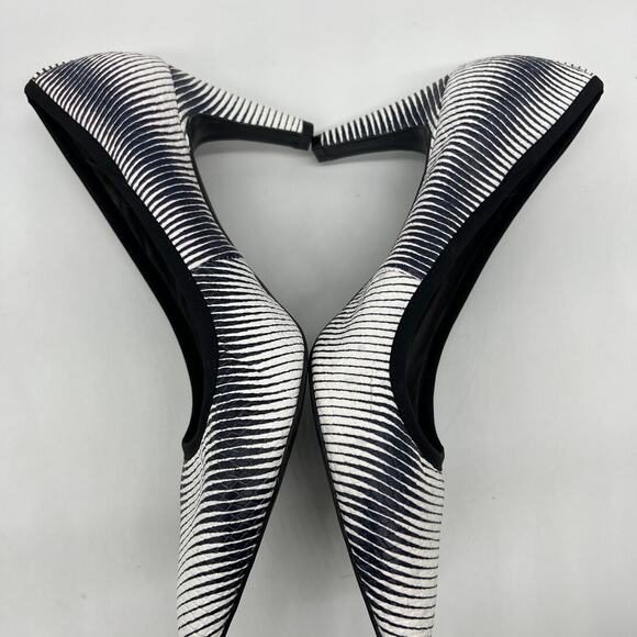 Lori Goldstein Collection Novelty Pumps Size 11 M Zebra Print Leather - Picture 4 of 9